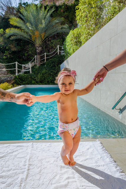 Reusable and adjustable swim nappies
