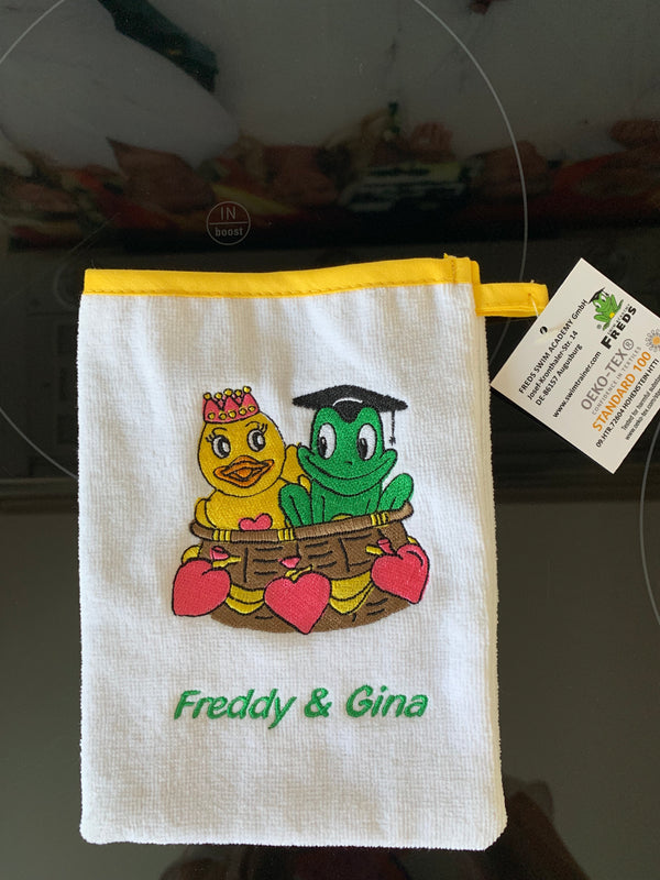 Fred and Gina wash cloth